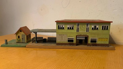 Bahnhof aus blech - bahnhof,